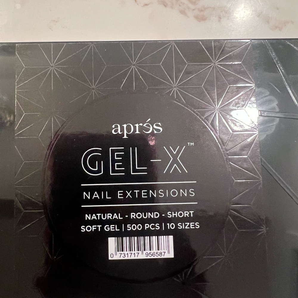 Gel-X Nail Apres extensions authentic natural round short
